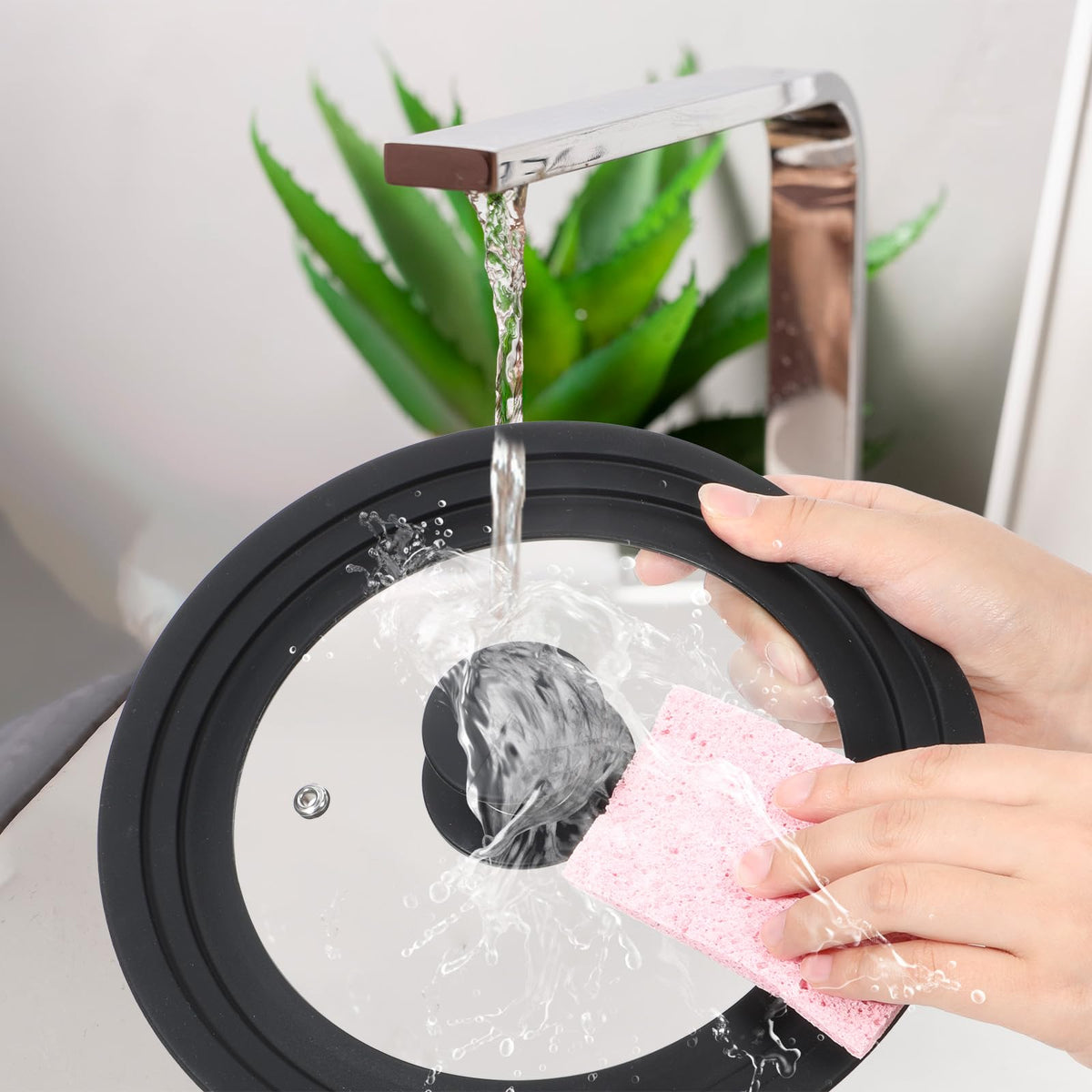 3 Pc Tempered Glass Pot Lids with Silicone Rim Q752690